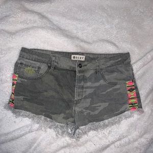 Camo side detailed rocy jean shorts